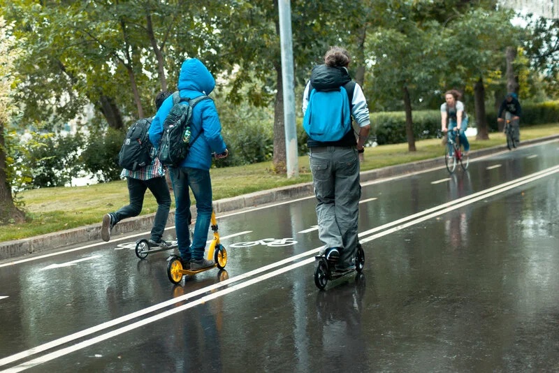 Can you ride a kick scooter in the rain Go2Scooter